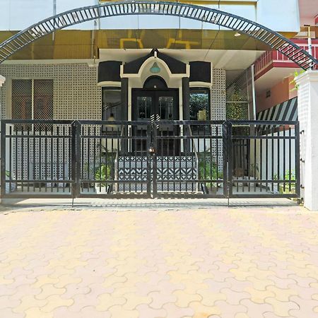 Super Townhouse Cantonment Varanasi Formerly Sarin Inn Exteriör bild