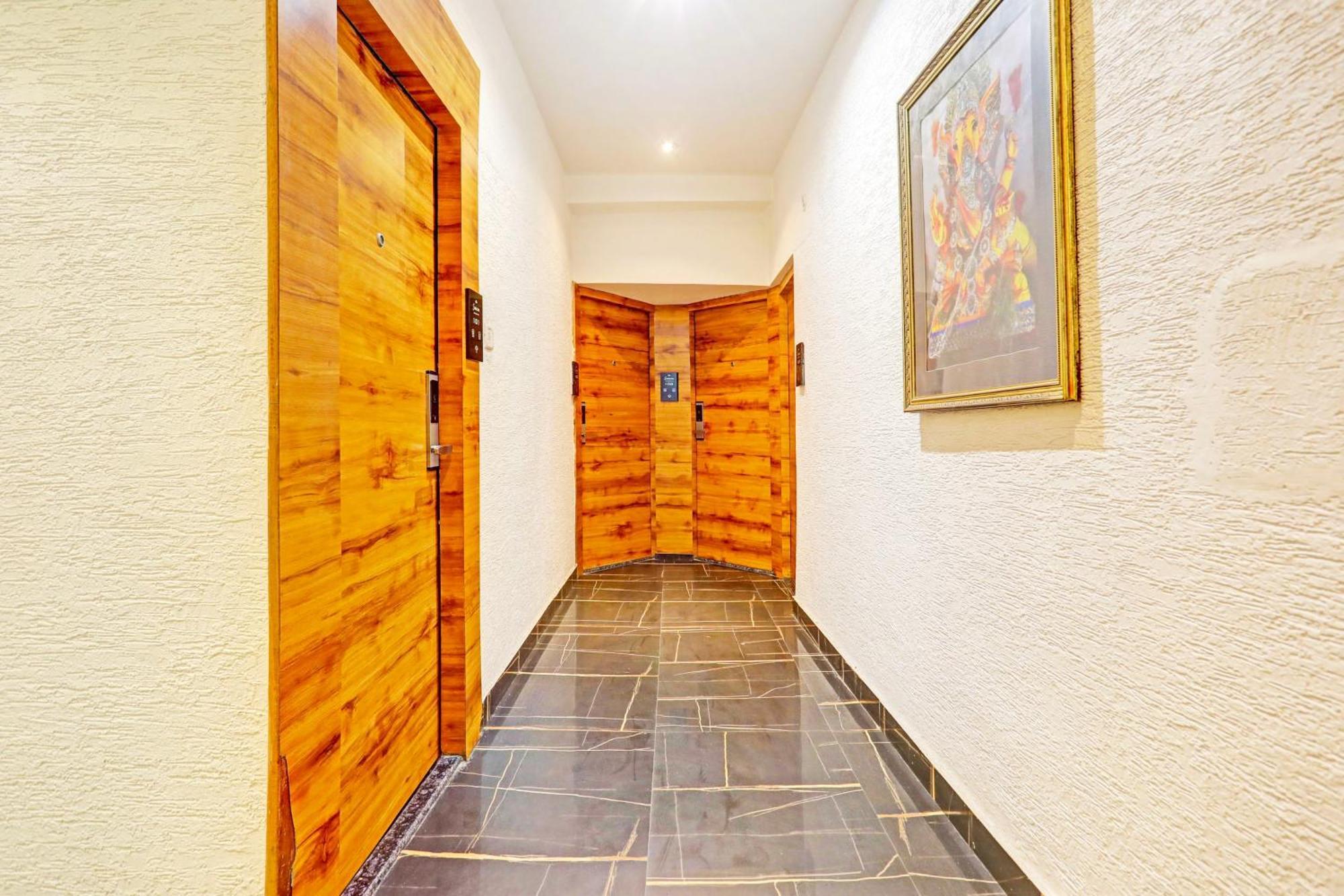 Super Townhouse Cantonment Varanasi Formerly Sarin Inn Exteriör bild