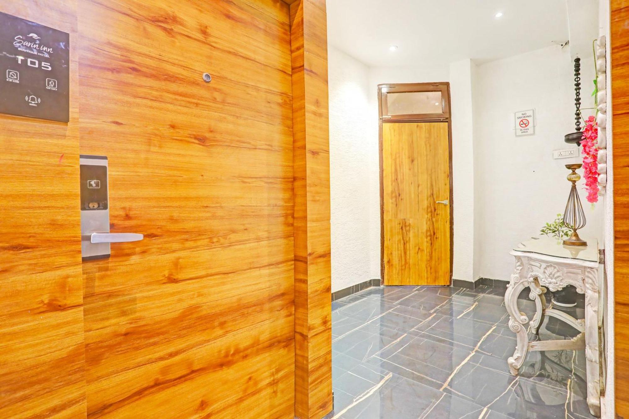 Super Townhouse Cantonment Varanasi Formerly Sarin Inn Exteriör bild