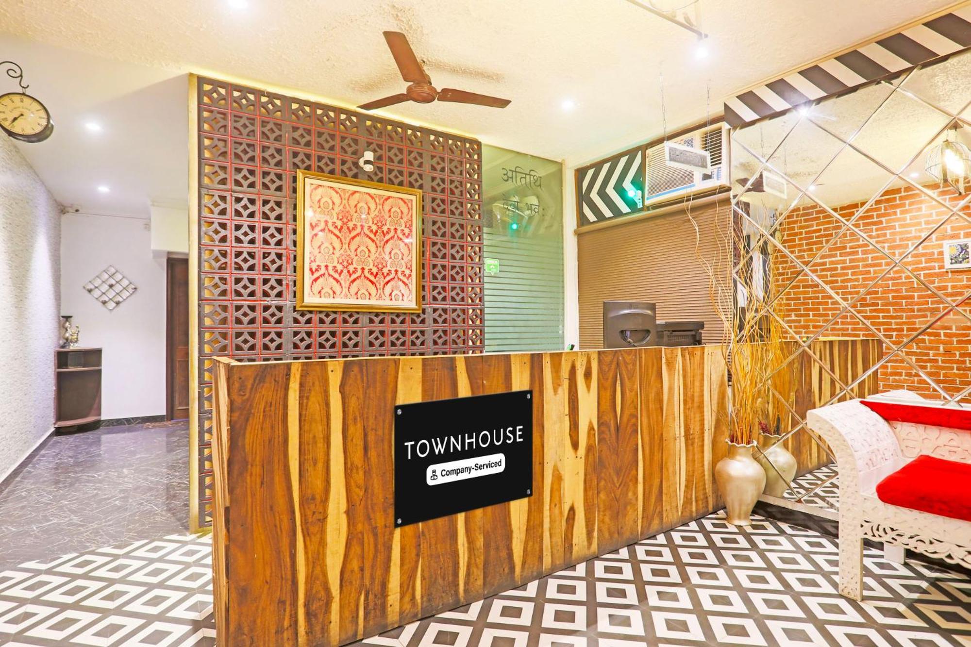 Super Townhouse Cantonment Varanasi Formerly Sarin Inn Exteriör bild