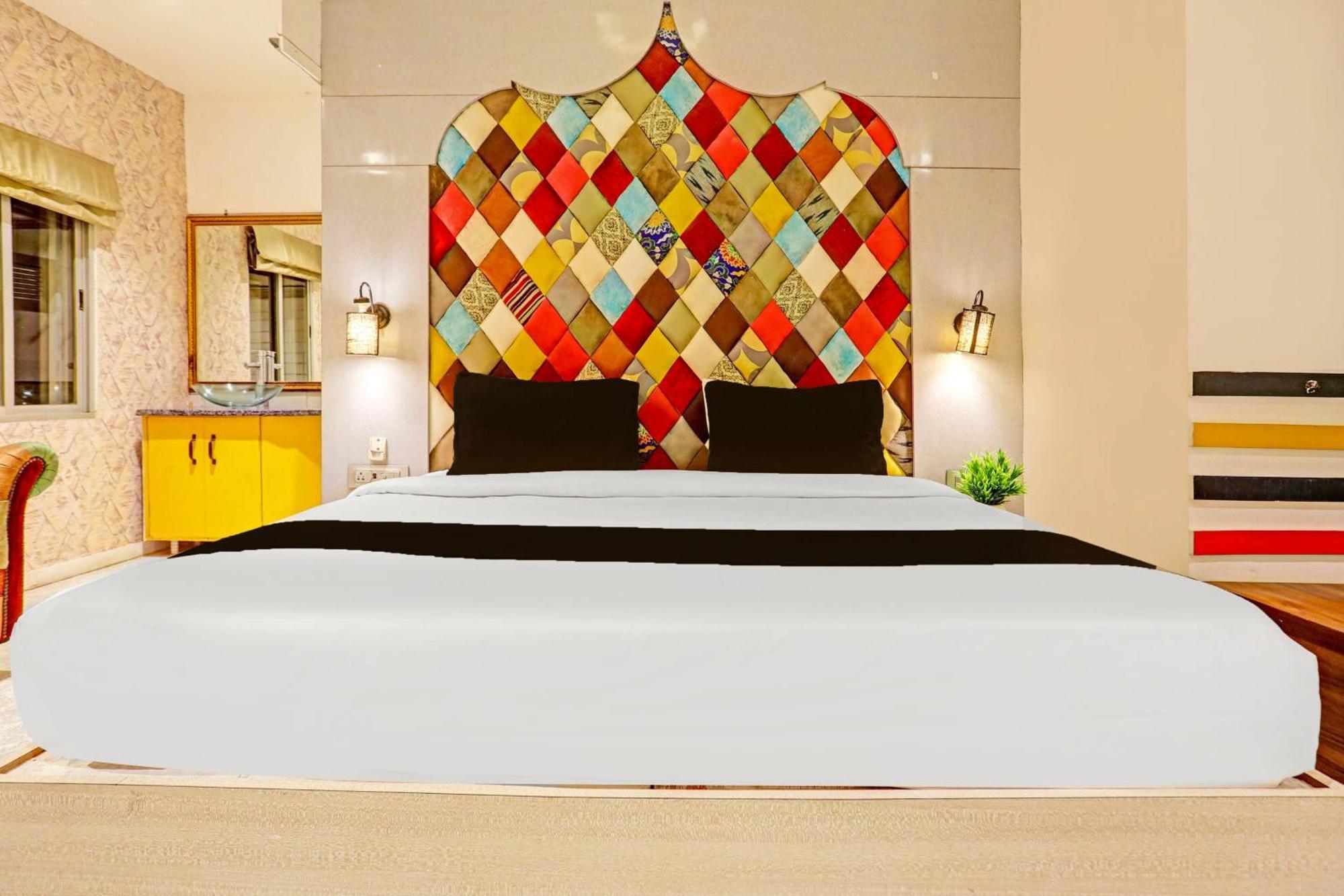 Super Townhouse Cantonment Varanasi Formerly Sarin Inn Exteriör bild