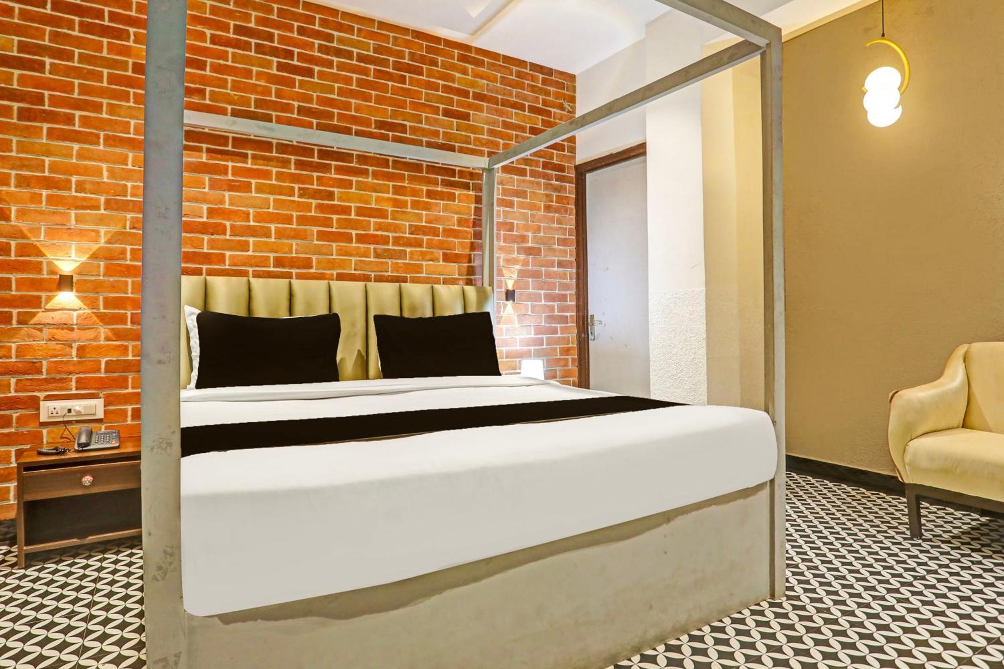 Super Townhouse Cantonment Varanasi Formerly Sarin Inn Exteriör bild